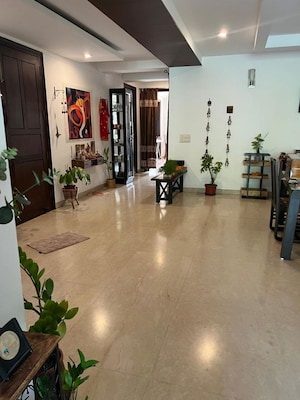 Room in 3 BHK Builder Floor at Gulmohar Park – for Sale