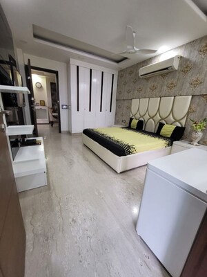 Team Area in 3 BHK Builder Floor at Greater Kailash I – for Rent