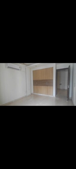Room in 3 BHK Builder Floor at Greater Kailash I – for Rent
