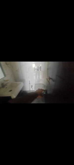 Furnished Amenities in 3 BHK Builder Floor at Greater Kailash I – for Rent