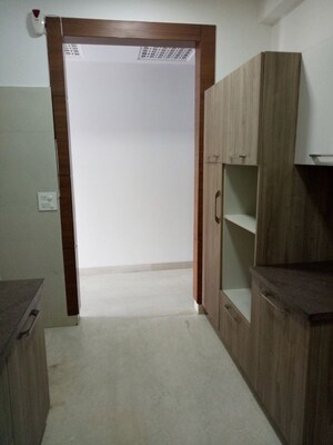 Room in 3 BHK Builder Floor at Safdarjung Enclave – for Rent