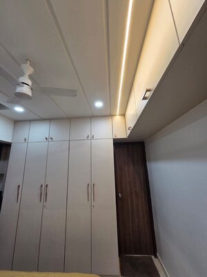 Room in 1 BHK Apartment at Lodha Amara, Kolshet Road – for Rent