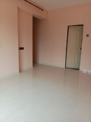 Room in 3 BHK Apartment at Goregaon West – for Rent