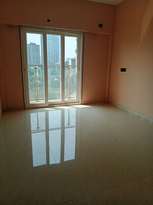 Room in 3 BHK Apartment at Goregaon West – for Rent