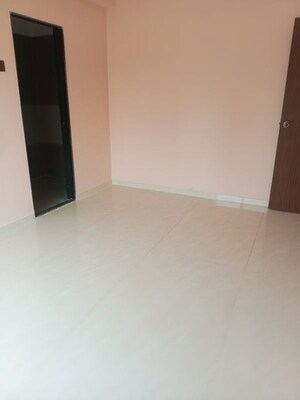 Room in 3 BHK Apartment at Goregaon West – for Rent