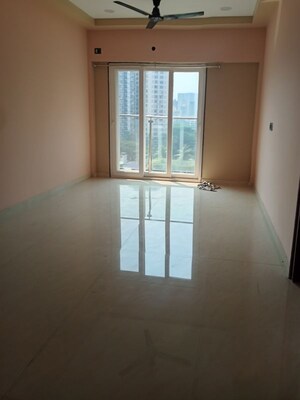 Room in 3 BHK Apartment at Goregaon West – for Rent