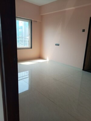 Room in 3 BHK Apartment at Goregaon West – for Rent