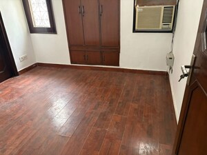 3 BHK Builder Floor For Rent in South Extension