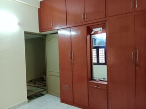 Room in 3 BHK Independent House at Adyar – for Rent