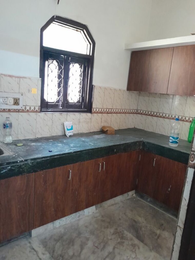 Kitchen, rohini sector 16 2 Bedroom 85 Sq.Yd. Builder Floor In Rohini Sector 16 Delhi 10776558