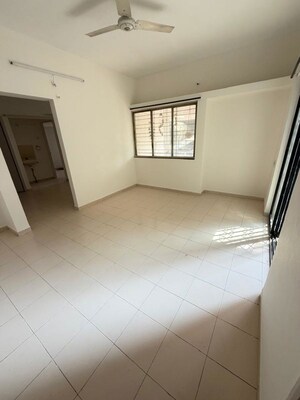 Room in 2 BHK Apartment at Kedarnath Homes, Kothrud – for Rent