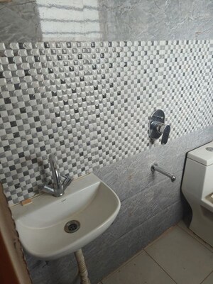 Bathroom in 1 RK Builder Floor at Sector 57 – for Rent