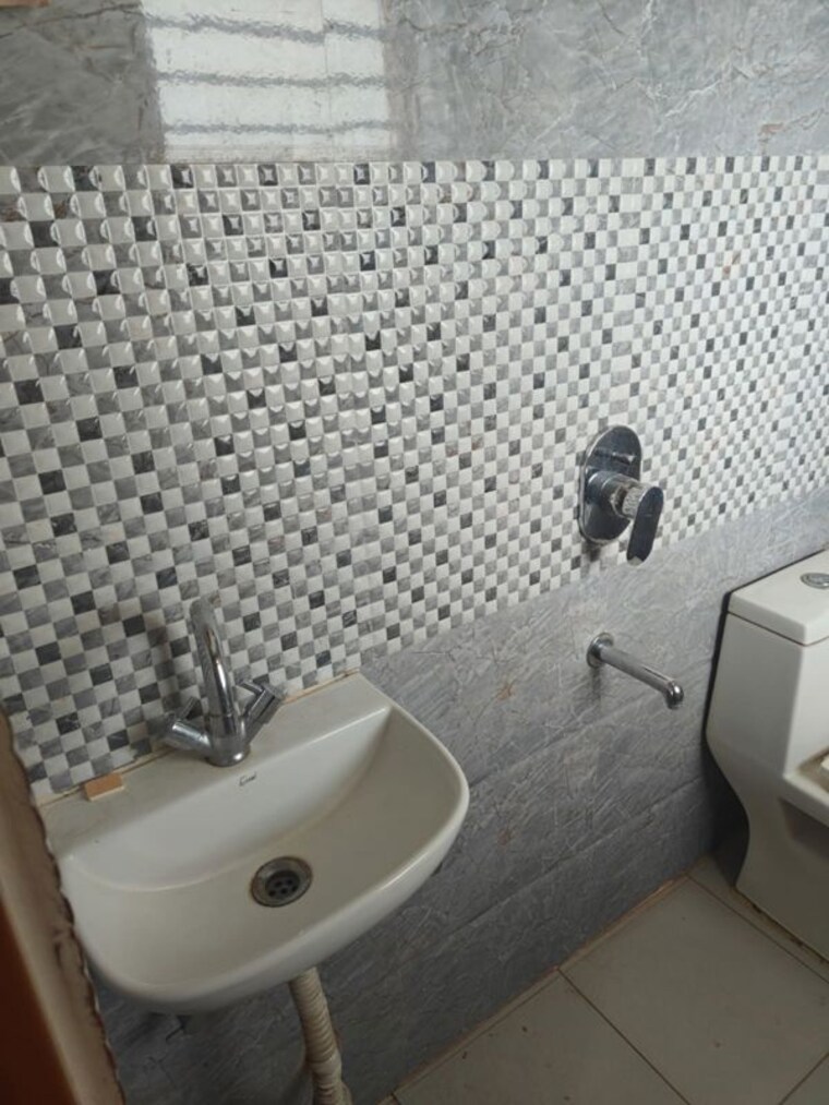 Bathroom, sector 57 1 RK 190 Sq.Ft. Builder Floor In Sector 57 Gurgaon 10776580