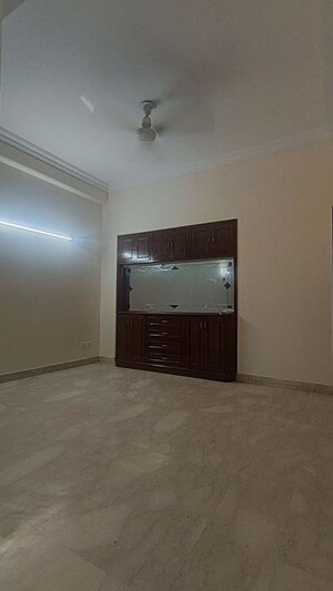 Room in 4 BHK Builder Floor at Greater Kailash I – for Rent