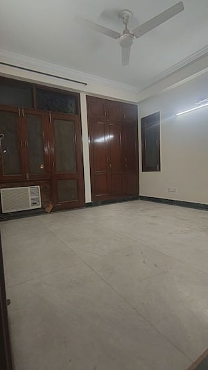 Room in 4 BHK Builder Floor at Greater Kailash I – for Rent