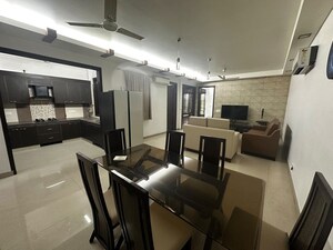 Team Area in 3 BHK Builder Floor at National Stadium – for Rent