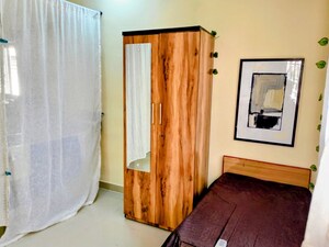 Bedroom in  Pg at Goregaon East – for Rent