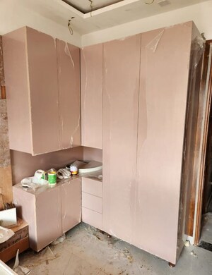 Bedroom in 3 BHK Builder Floor at Dilshad Colony – for Sale