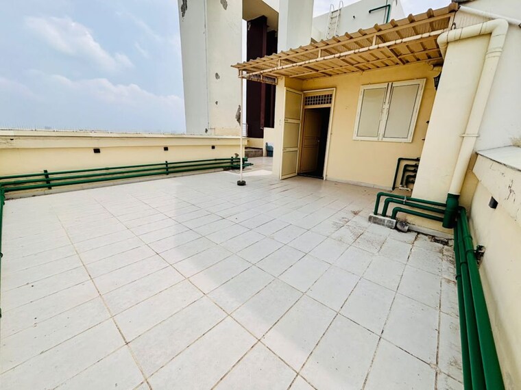 Terrace, bestech-park-view-spa 4 Bedroom 4645 Sq.Ft. Penthouse In Sector 47 Gurgaon 10776603