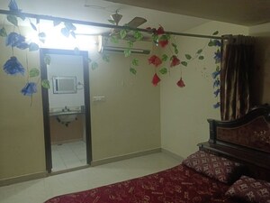 Room in 2 BHK Apartment at Gayatri Nivas Hyderabad, Jubilee Hills – for Rent