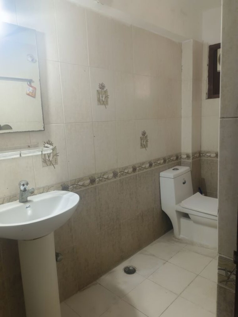 Bathroom, gayatri-nivas-hyderabad 2 Bedroom 1000 Sq.Ft. Apartment In Jubilee Hills Hyderabad 10776612