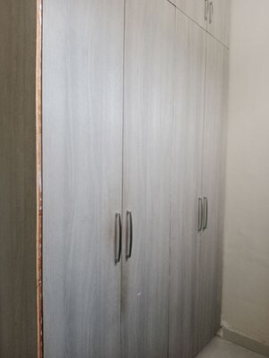 Furnished Amenities in 3 BHK Builder Floor at Sector 18 – for Rent