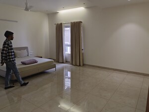 Room in 4 BHK Builder Floor at Jubilee Hills – for Rent