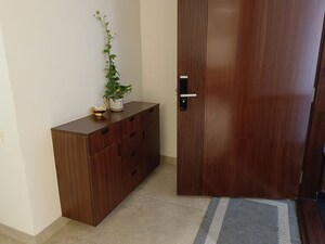 Room in 4 BHK Builder Floor at Jubilee Hills – for Rent
