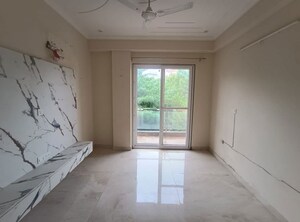 Room in 3 BHK Builder Floor at Sector 51 – for Rent