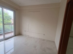 Room in 3 BHK Builder Floor at Sector 51 – for Rent