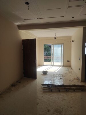 Living Room in 2 BHK Builder Floor at Sector 57 – for Rent