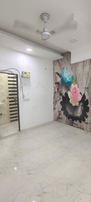 Parking in 2 BHK Builder Floor at Dwarka Mor – for Rent