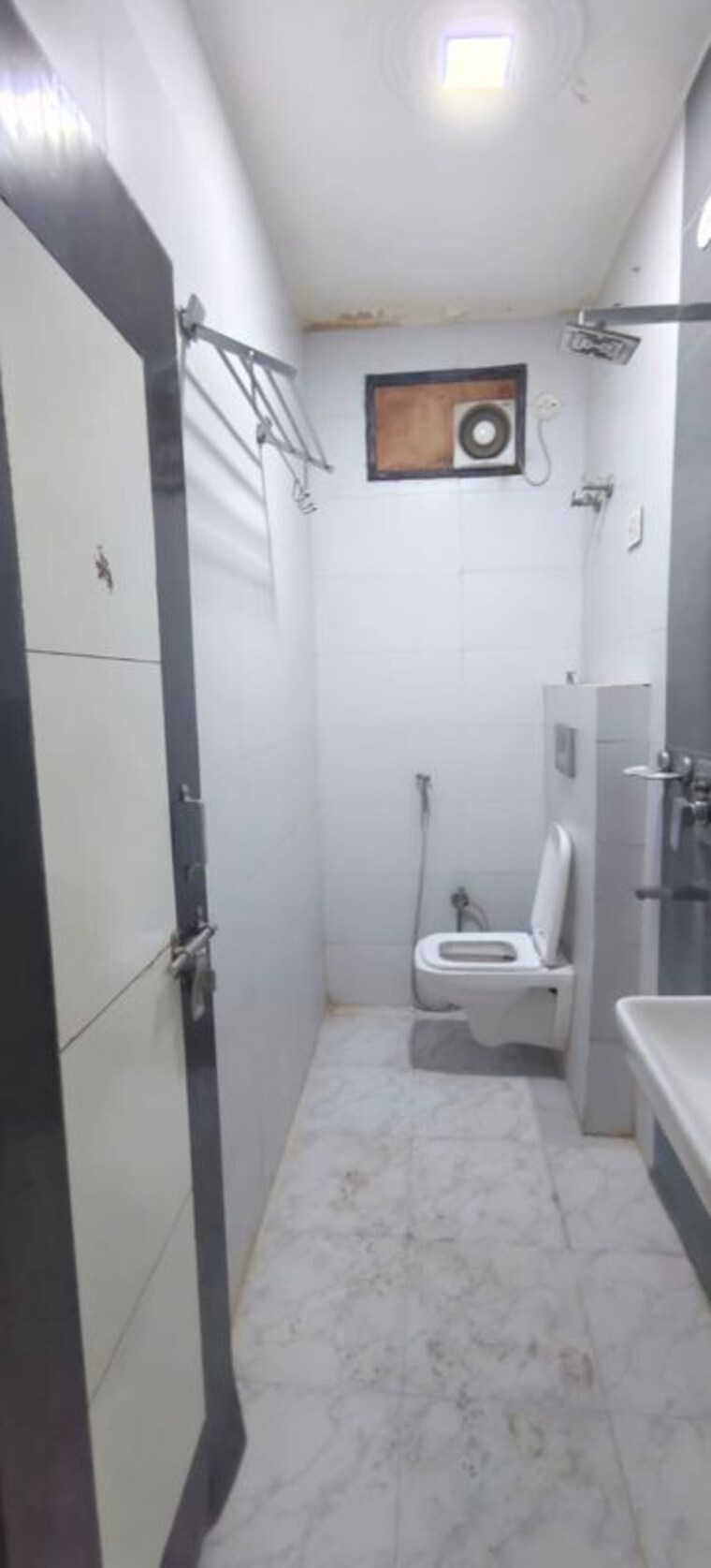 Bathroom, dwarka mor 2 Bedroom 750 Sq.Ft. Builder Floor In Dwarka Mor Delhi 10776618