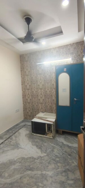 Furnished Amenities in 2 BHK Builder Floor at Dwarka Mor – for Rent