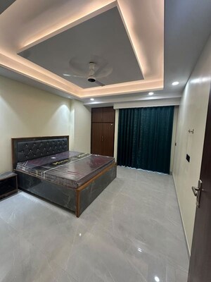 Living Room in 2 BHK Builder Floor at Dlf Phase V – for Rent