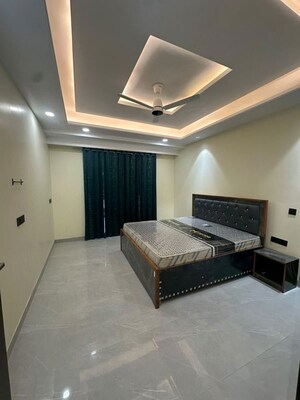 Living Room in 2 BHK Builder Floor at Dlf Phase V – for Rent