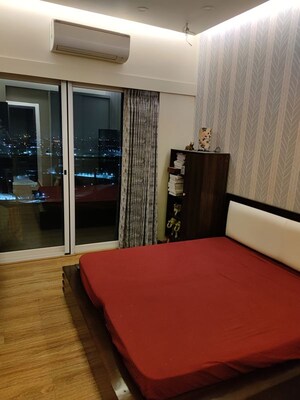 Room in 3 BHK Apartment at Gaur Sportswood, Sector 79 – for Rent