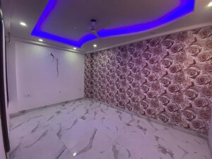 Furnished Amenities in 3 BHK Apartment at Chattarpur – for Rent