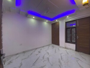 Room in 3 BHK Apartment at Chattarpur – for Rent