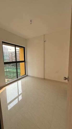 Room in 1 BHK Apartment at Lodha Palava Crown, Dombivli East – for Rent