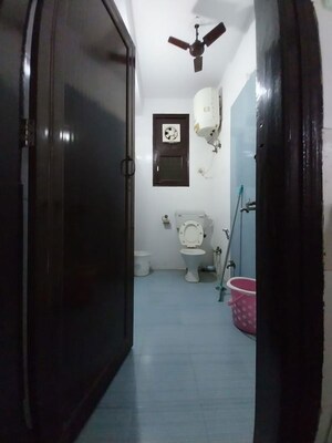 Bathroom in 3 BHK Builder Floor at Rajendra Nagar Sector 3 – for Rent