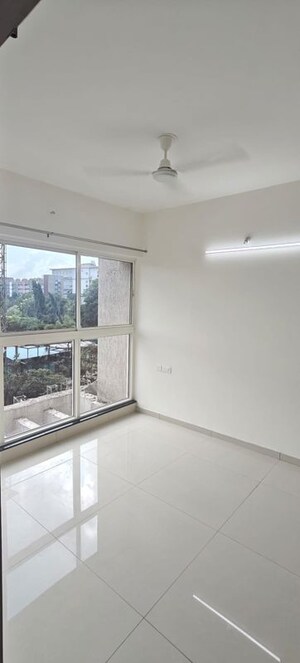 Room in 1 BHK Apartment at Paranjape Trident Towers, Wakad – for Rent