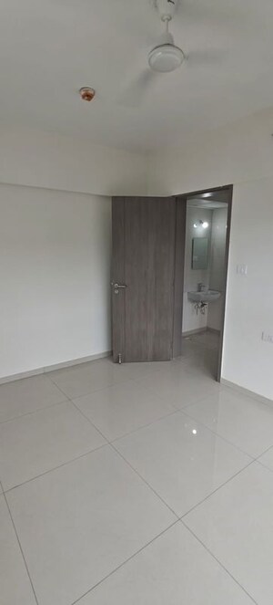 Room in 1 BHK Apartment at Paranjape Trident Towers, Wakad – for Rent
