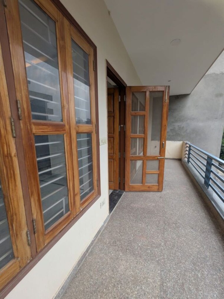 Balcony, sector 57 3 Bedroom 205 Sq.Yd. Builder Floor In Sector 57 Gurgaon 10776721