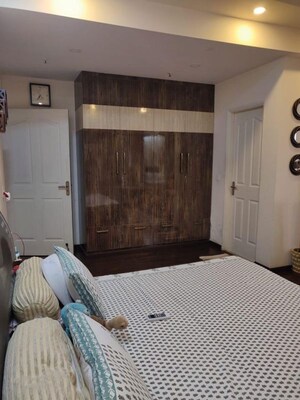 Room in 4 BHK Apartment at Sector 107 – for Sale