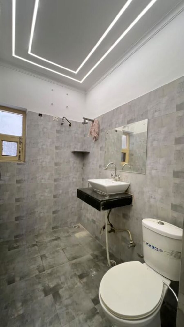 Bathroom, shri-devaji-residency 2 Bedroom 113 Sq.Yd. Apartment In Dhakoli Zirakpur 10776771