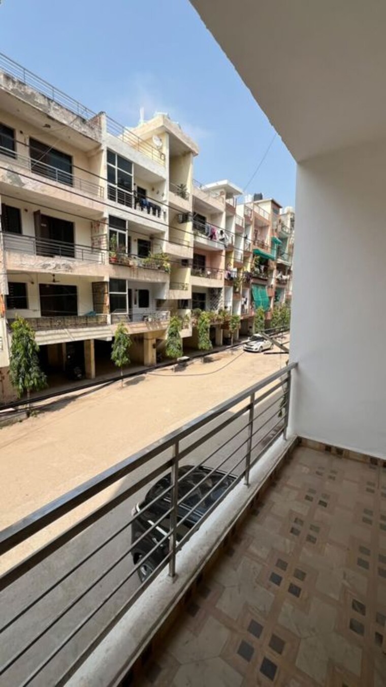 Balcony, shri-devaji-residency 2 Bedroom 113 Sq.Yd. Apartment In Dhakoli Zirakpur 10776771