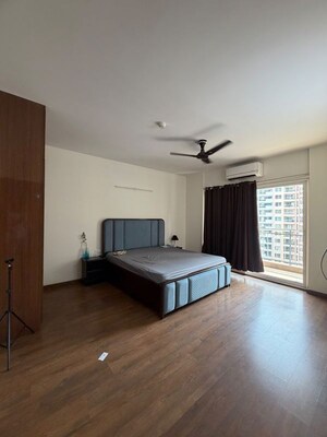 Room in 4 BHK Builder Floor at SS Linden, Sector 84 – for Rent