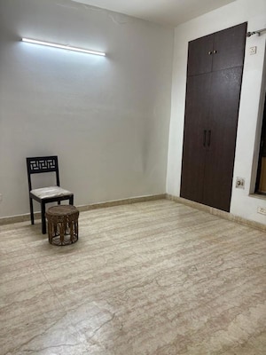 Room in 3 BHK Builder Floor at Sector 45 – for Rent