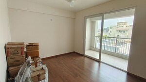 Room in 3 BHK Apartment at Parsvnath Exotica, Sector 53 – for Sale